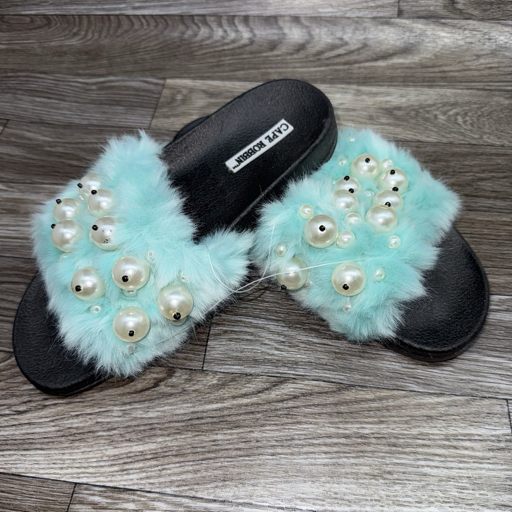 New Cape Robbin Moira Women Slip On Skids Sandal Sz 7 Teal Faux Fur Pearl Accent
